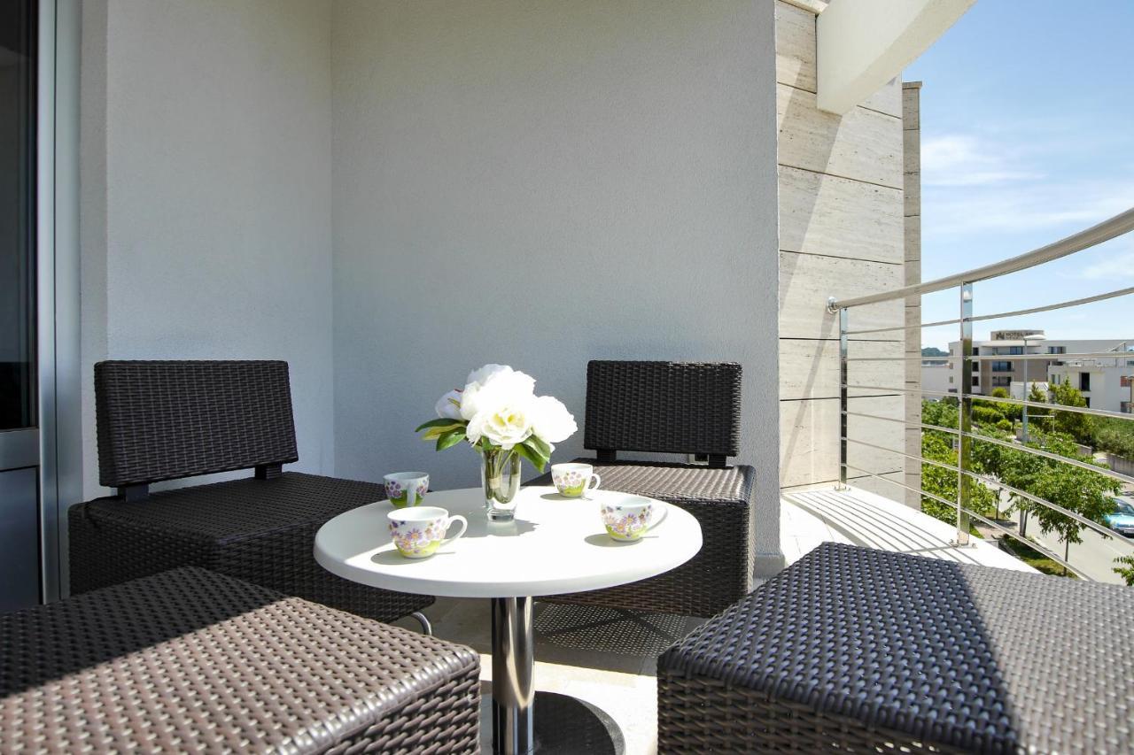 Apartments Milan Makarska Exterior foto