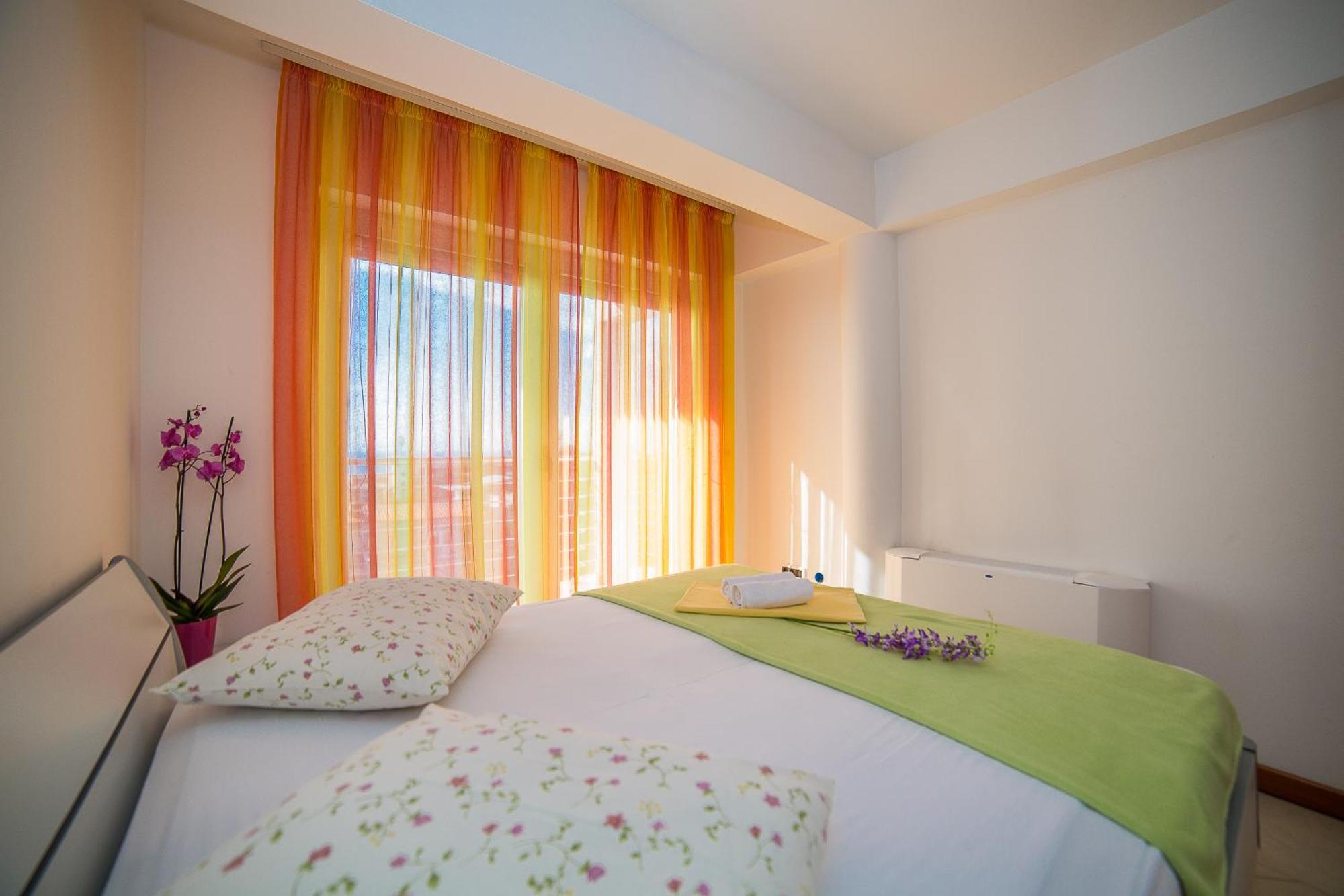 Apartments Milan Makarska Quarto foto