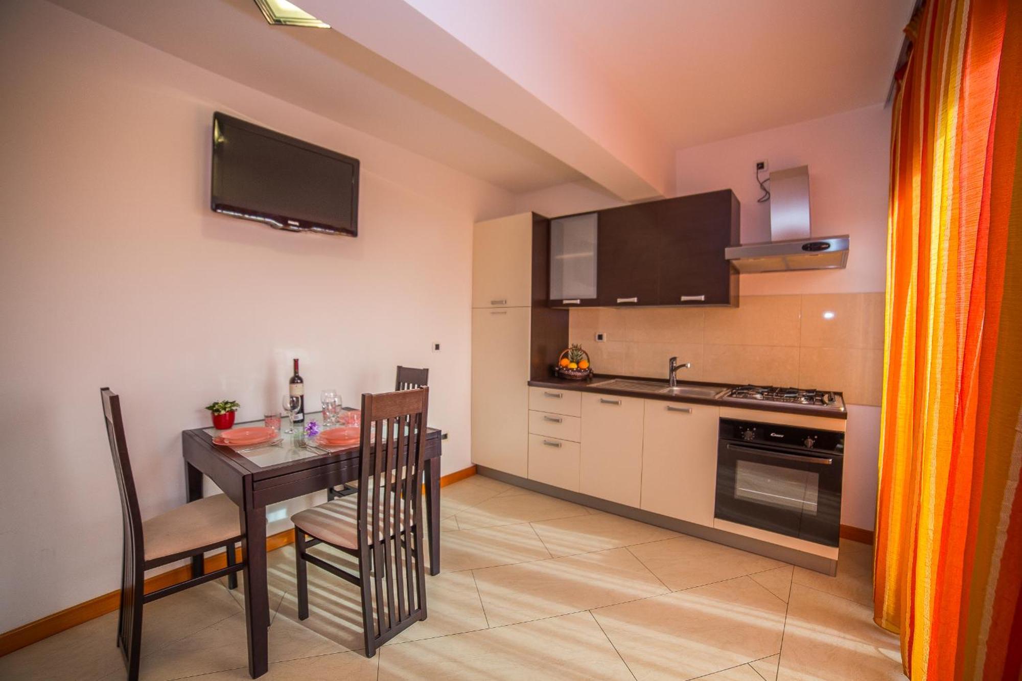 Apartments Milan Makarska Quarto foto