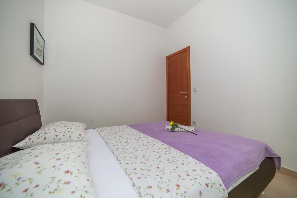 Apartments Milan Makarska Quarto foto